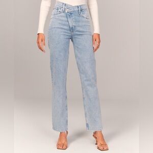 Abercrombie & Fitch Curve Love Ultra High Rise 90’s Straight Jeans